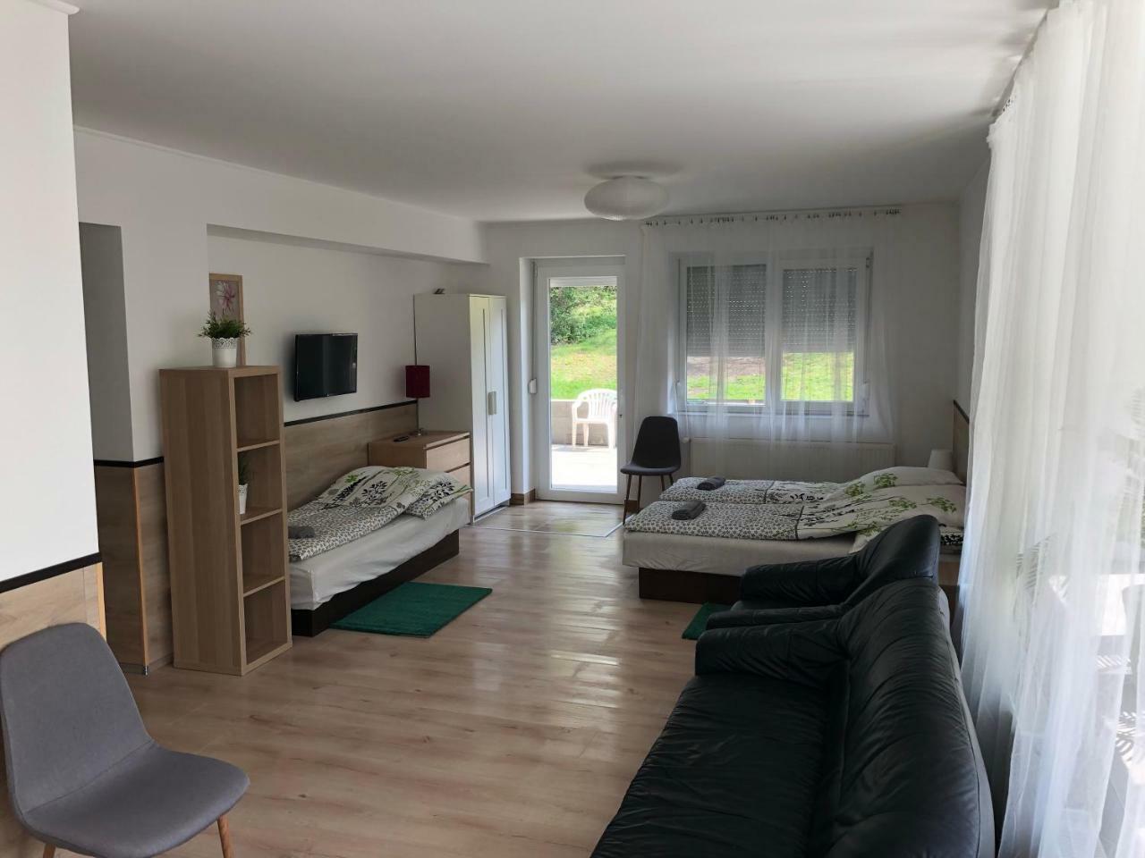 Juno Apartman Vendeghaz ميسكولك المظهر الخارجي الصورة