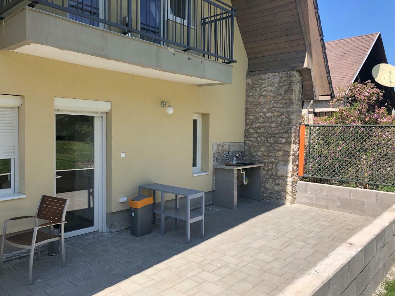 Juno Apartman Vendeghaz ميسكولك المظهر الخارجي الصورة